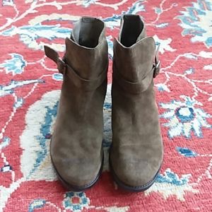 Sam Edelman 8 1/2 Malone, Moss Grn suede bootie.